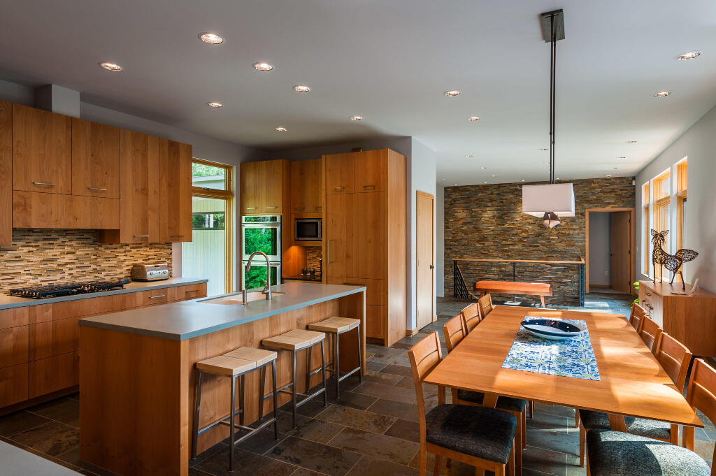 Aulik Design Build: Lowes Creek Wisconsin, Kitchen and Diningroom