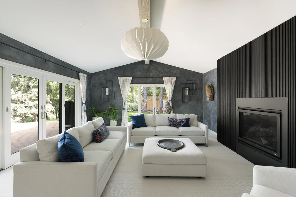 Aulik Design Build: Mid Century Rambler, Livingroom After